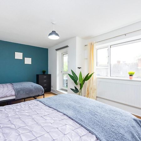 Excel O2 Stunning Large 3 Bedroom Apartment With Balcony London Luaran gambar