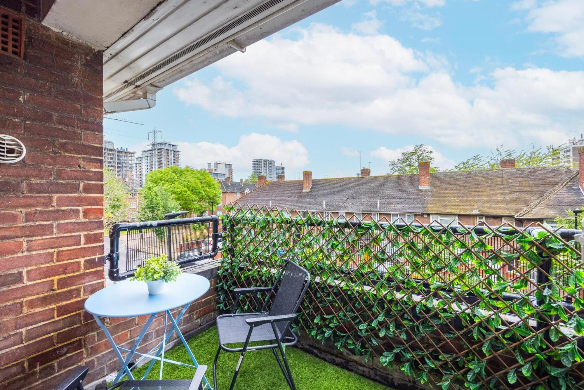Excel O2 Stunning Large 3 Bedroom Apartment With Balcony London Luaran gambar